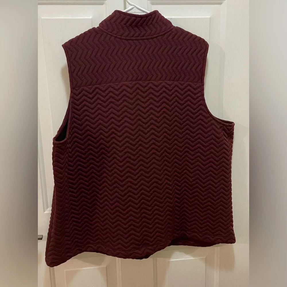 Liz Claiborne Red Quilted Vest with Stand-Up Collar
